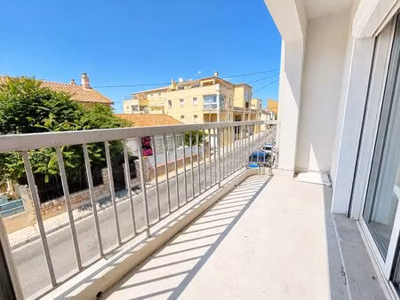 valras-plage – t2/3 rénové avec terrasse de 8m² à 100 m de