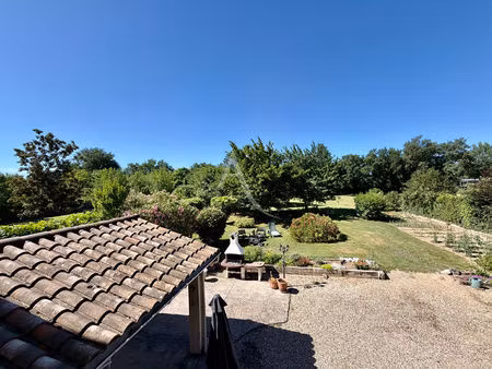 maison rénovée de 106 m² sur plus de 3 400 m² de terrain clos