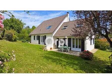 maison à vendre 9 pièces avec sous-sol sur un terrain de 740 m²