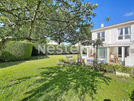 maison de ville village montigny le bretonneux - 4 pièces - 94 m2 et 111.40 m² utiles.