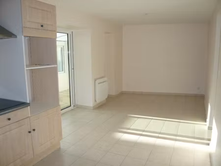location maison 3 pièces 51m² st jean de linieres 49070