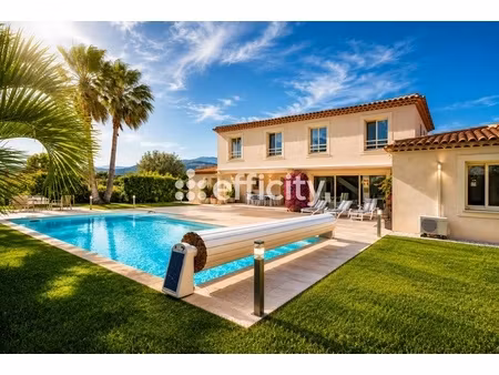 maison 8 pièces - 223 m²