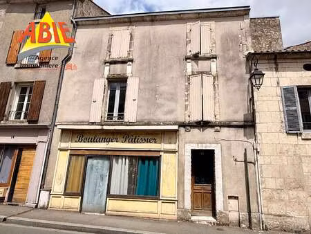 vente immeuble à fontenay-le-comte (85200) : à vendre / 194m² fontenay-le-comte