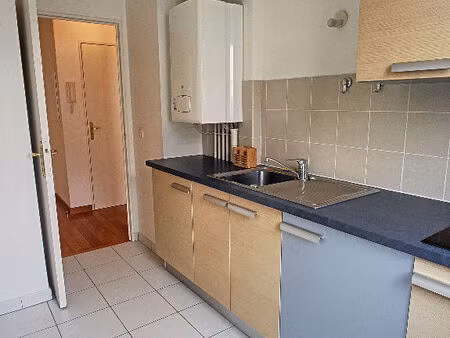 a louer : appartement montigny le bretonneux - quartier le village- 2 pièces 45.70 m2
