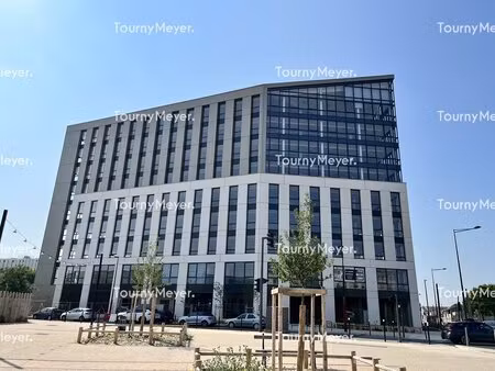 location bureaux 374 m² à 2 540 m²