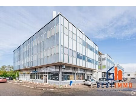 location bureaux 77 m² à 481 m²