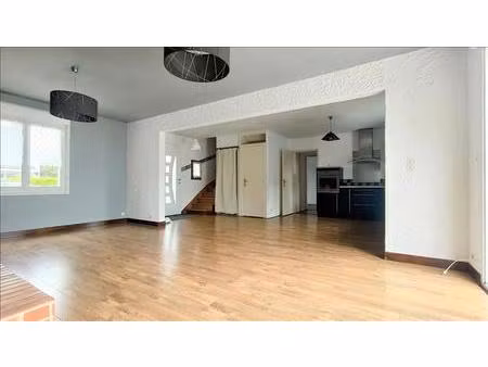 maison - 120 m2 - 5 pièces - non meublé