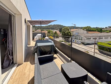 appartement t3 avec terrasse et parking
