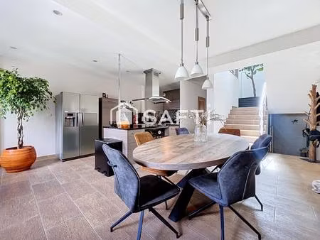 magnifique duplex situé à 5 min à pied de la gare !!!
