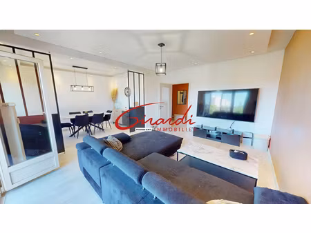 appartement f4 de 83 m2 entièrement rénové dernier étage