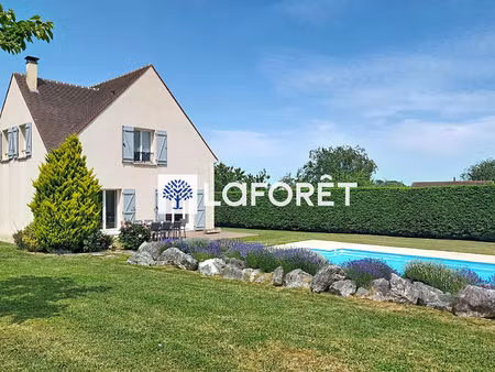 maison avec piscine proche jouy-le-châtel
