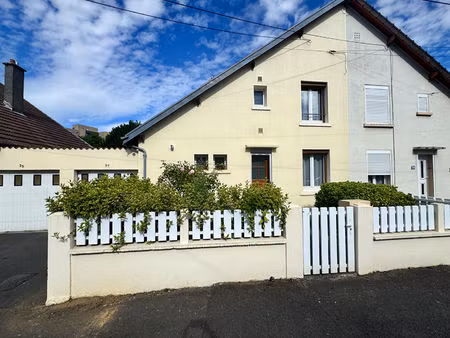 maison de ville de 70 m2 sh avec 1 terrain de 550 m2 à charleville proche de la zone comme