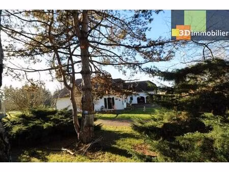 secteur dole  vends belle et grande propriété avec gîte  12 pièces  avec un terrain  pisci