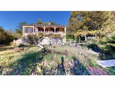 maison avec piscine à environ 25 km de sarlat
