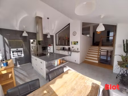 blot immobilier a vendre maison saint gregoire 8 pièces 184 m²
