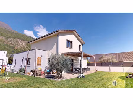 maison récente 105m² au calme sans vis-à-vis terrain piscinable à vif