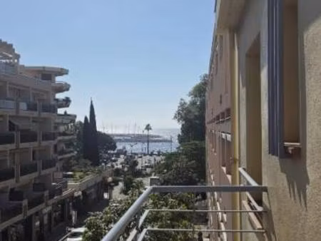 a louer - le lavandou - duplex type 4 avec double balcon et jardin