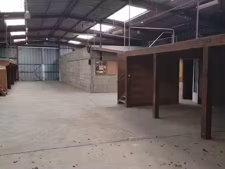 entrepôt / 800m² mayenne 53100