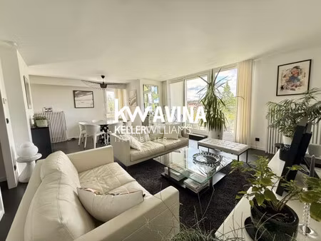 appartement de standing en dernier étage