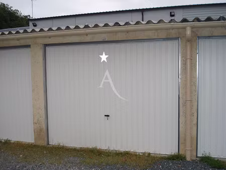 parking / box fontenay le comte - 12 m2