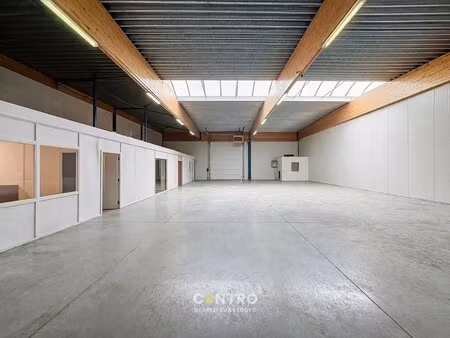 commercieel te huur in oostkamp