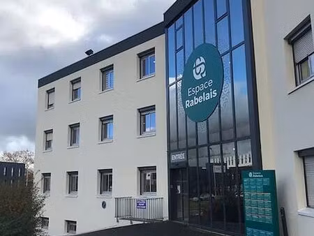 location bureau poitiers 198 m²