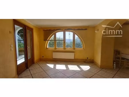 propriété de deux maisons à rénover
