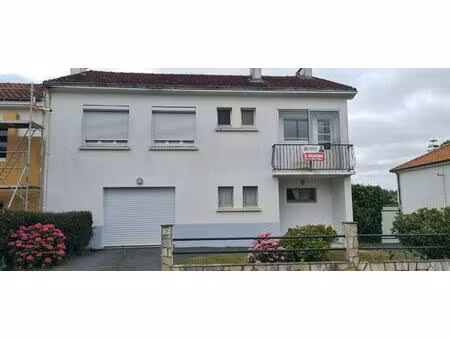 maison gorges 4 p . 3 chs . 84.1 m² . t 719 m² . balcon . garage . sous sol