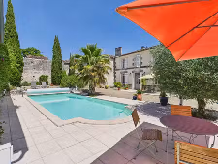 superbe maison de maître avec piscine chauffée