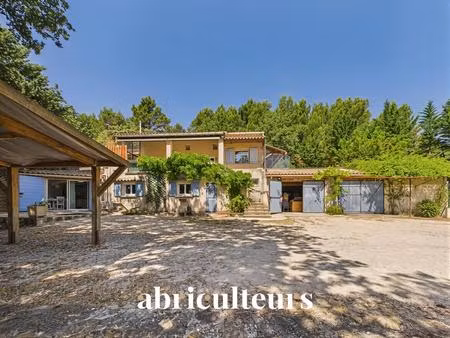 lauris - maison 170 m² à réinventer sur terrain de 2.4 ha avec foret - vue dégagée
