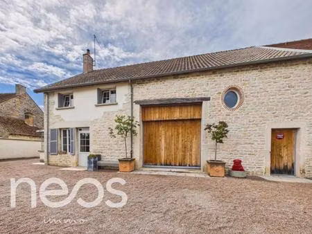 quincey authentique maison en pierre avec jardin et dépendances