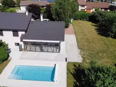 maison avec piscine au cœur d’un écrin de verdure- terrain de 4500m2