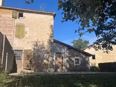 vente maison 4 pièces 105 m² à manot (16500)  82 500 €