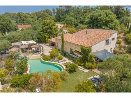 villa contemporaine avec piscine lagon et vue panoramique