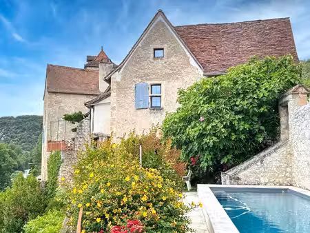 propriété de caractère avec vue exceptionnelle sur la vallée du lot