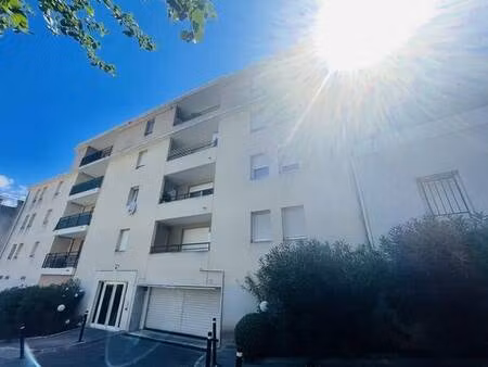 appartement t2 de 55 m² en dernier étage avec terrasse   et grand box