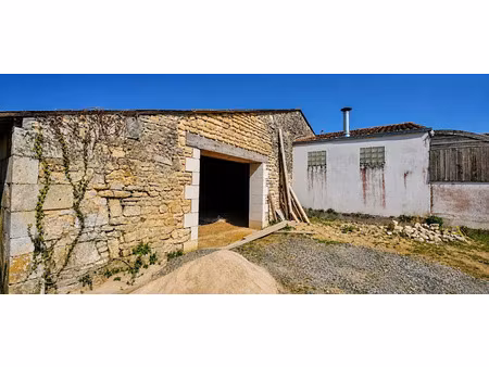 vente maison 1 pièce 80 m² à fontcouverte (17100)  106 000 €