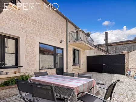 maison  centre-ville  grande cour de 80 m²  quatre chambres