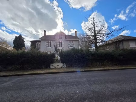 vente maison 11 pièces 225 m² à lubersac (19210)  129 600 €