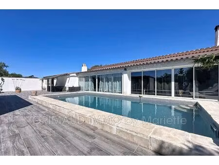 belle villa de plain pied  appartement indép et une piscine