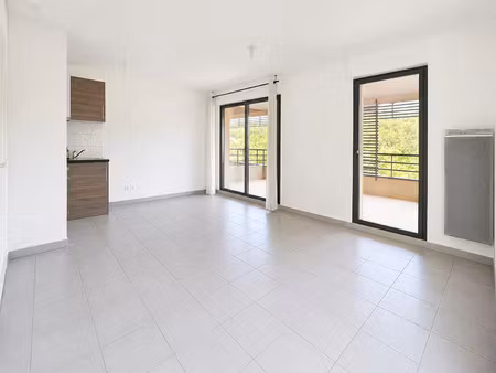 location appartement 2 pièces 43 m² à aix-en-provence (13090)