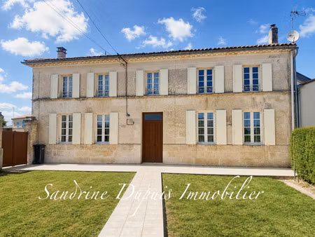 maison charentaise 3 chambres de 130 m² – grange de 94 m² – jardin