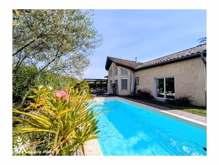 maison 4 pièces - 205 m²