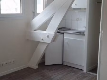 proche fac - residence - parking