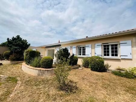 vente maison 5 pièces 137 m² confolens (16500)
