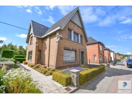 rustig gelegen vrijstaande woning met garage  ruime tuin en prachtig open zicht