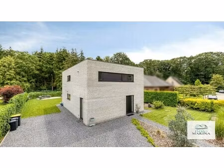 zeer rustig gelegen ben-villa met 4 slpk  terras en zo-tuin te begijnendijk