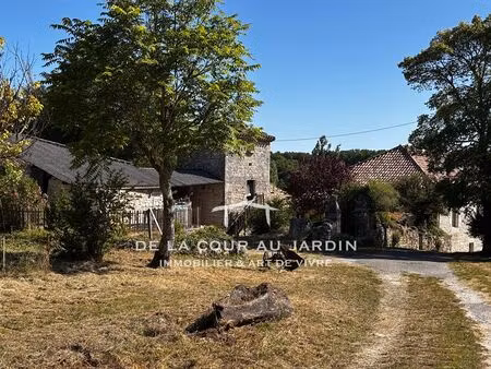 entre sérénité absolue au cœur de la nature et vie de village