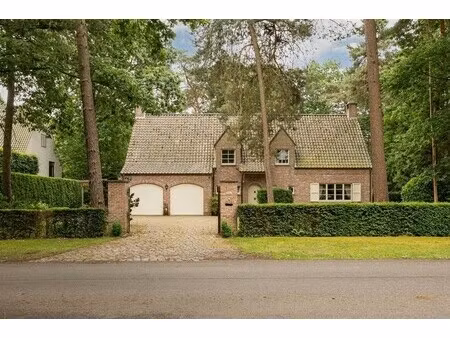 klassieke villa op 2.233m² met zuid-georiënteerde tuin