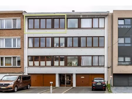 lichtrijk appartement met 2 slaapkamers en vrij uitzicht